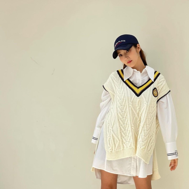 Tủ đồ thu của Park Min Young c&oacute; qu&aacute; trời item xinh xắn, chị em đừng ngần ngại sắm theo - Ảnh 6.