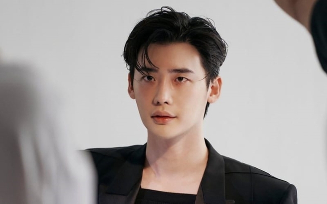 Jennie thành hàng xóm của Lee Jong Suk - Suga (BTS), giá trị thực của biệt thự mới tậu gây choáng - Ảnh 4.