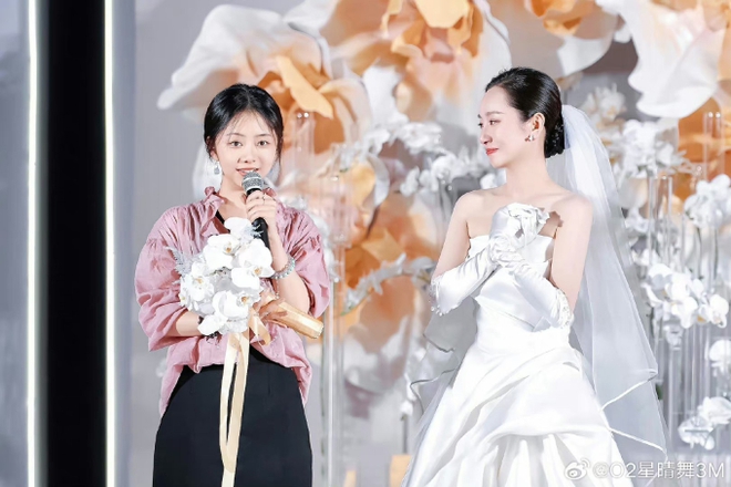 Hôn lễ của tiểu Châu Tấn: Đàm Tùng Vận gây thương nhớ với visual ngọt ngào, Huỳnh Hiểu Minh lộ diện giữa nghi vấn bỏ mặc Angelababy - Ảnh 6.