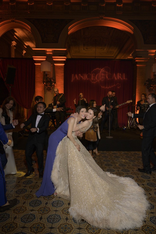 H&ocirc;n lễ xa hoa ở l&acirc;u đ&agrave;i cổ b&ecirc;n hồ của ph&uacute; nhị đại Trung Quốc: Diễn ra suốt 3 ng&agrave;y, đẹp như cổ t&iacute;ch! - Ảnh 9.