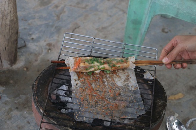 Bình Thuận: Bánh tráng nướng cuộn dễ làm, ngon miệng - Ảnh 4.