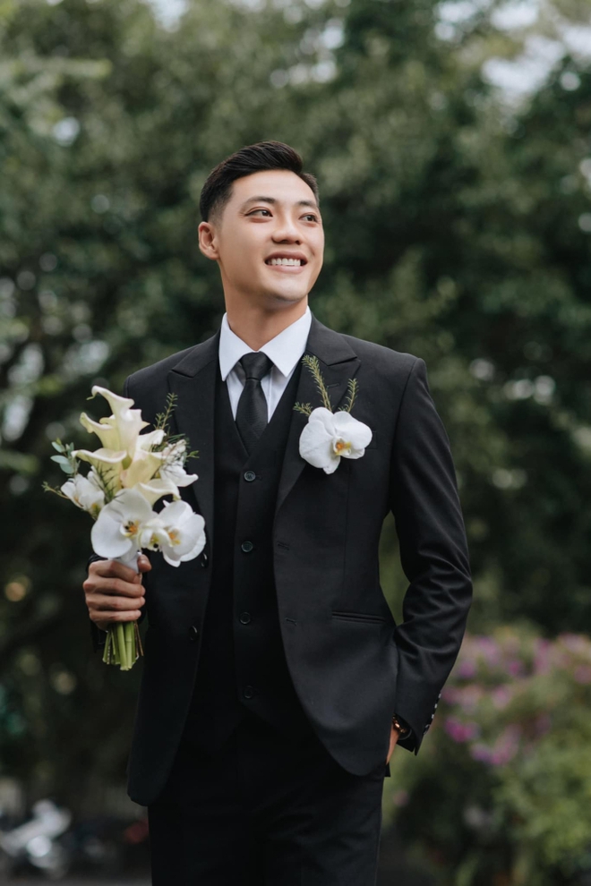 Hotboy c&oacute; t&ecirc;n độc nhất b&oacute;ng đ&aacute; Việt Nam hạnh ph&uacute;c khoe ảnh tiệc đầy th&aacute;ng của con đầu l&ograve;ng - Ảnh 6.