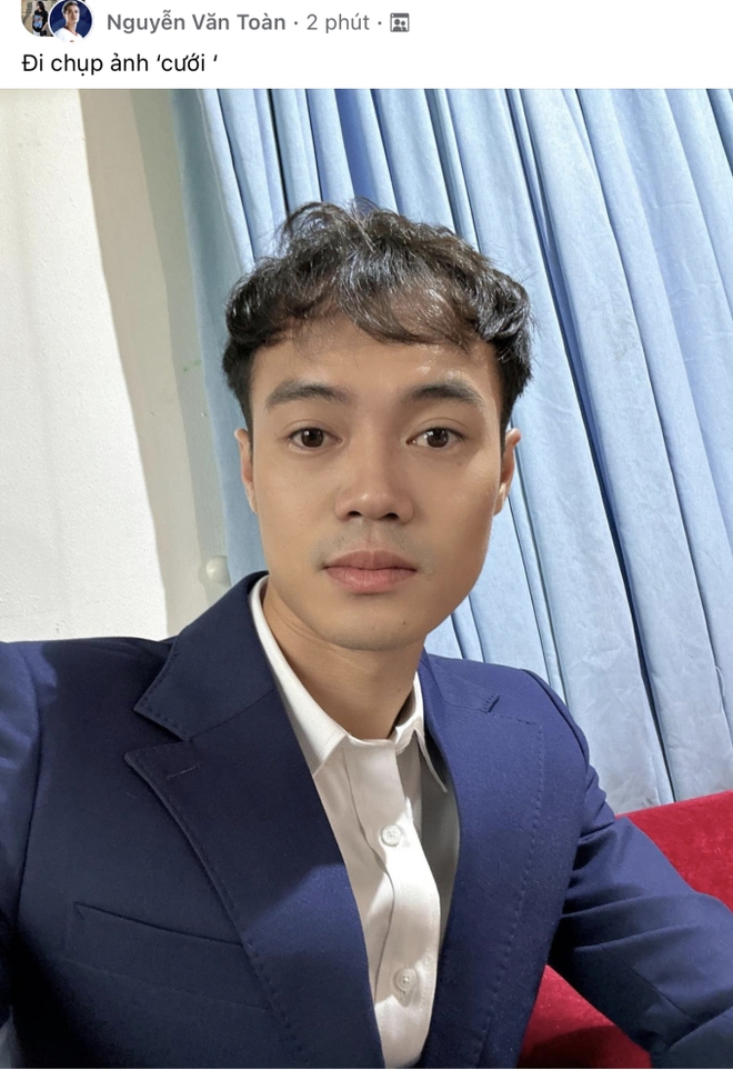 Văn To&agrave;n diện đồ bảnh bao khoe đi chụp ảnh cưới - Ảnh 1.