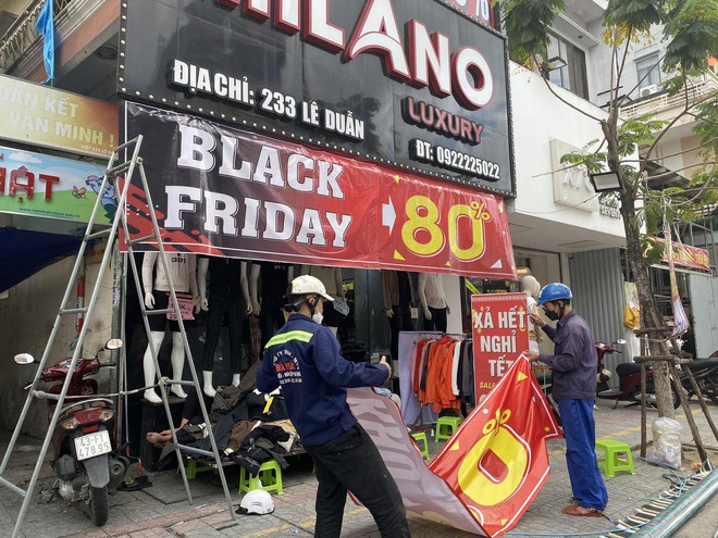 Toàn cảnh BLACK FRIDAY tại Hà Nội - Đà Nẵng - TPHCM: Nơi xếp hàng vài giờ chờ thanh toán, nơi ảm đạm vắng hoe - Ảnh 27.