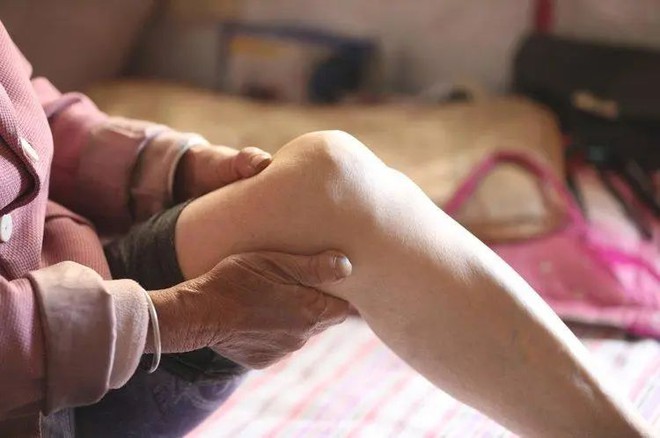 3 loại rau, 4 loại nước là thủ phạm gây bệnh gút: Đáng tiếc là nhiều người trong chúng ta đang làm sai - Ảnh 1. 3 loại rau, 4 loại nước là thủ phạm gây bệnh gút: Đáng tiếc là nhiều người trong chúng ta đang làm sai - Ảnh 1.