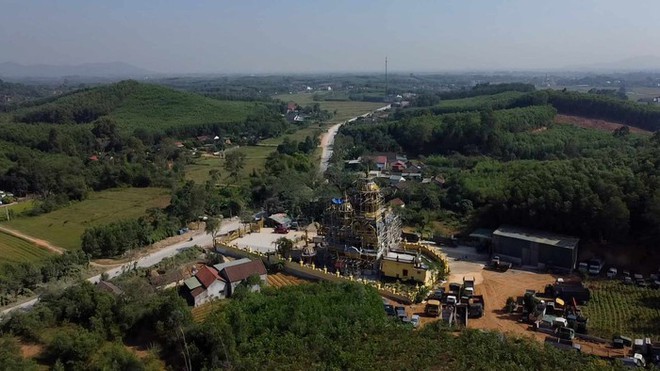 Cận cảnh l&acirc;u đ&agrave;i của đại gia đồng n&aacute;t xứ Nghệ - Ảnh 1.