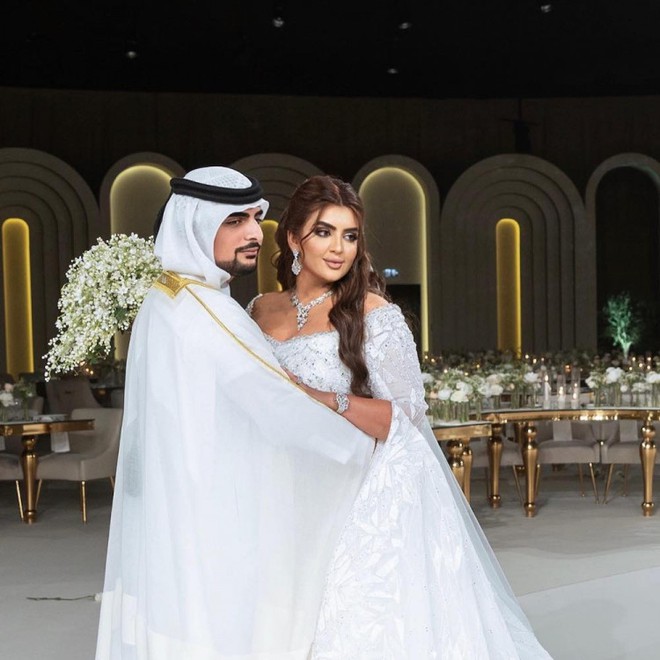 Đám cưới xa hoa của tỷ phú công nghệ và Công chúa Dubai: Váy đính kim cương, bánh cưới 7 tầng! - Ảnh 7.