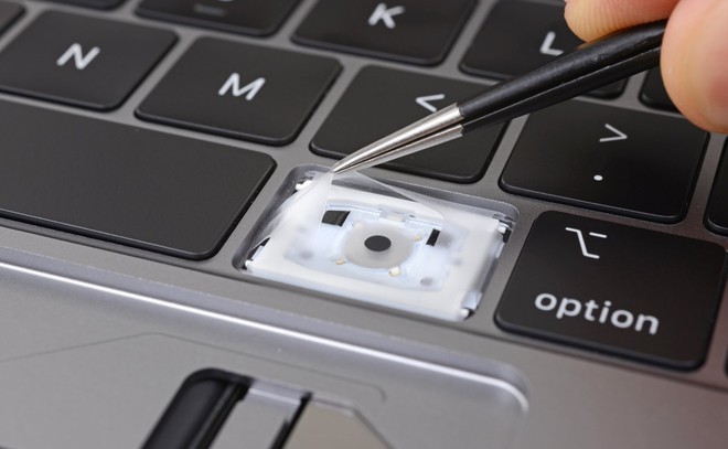 Apple v&agrave; những lần thiết kế sản phẩm sai lầm nhưng lẳng lặng bỏ qua - Ảnh 2.