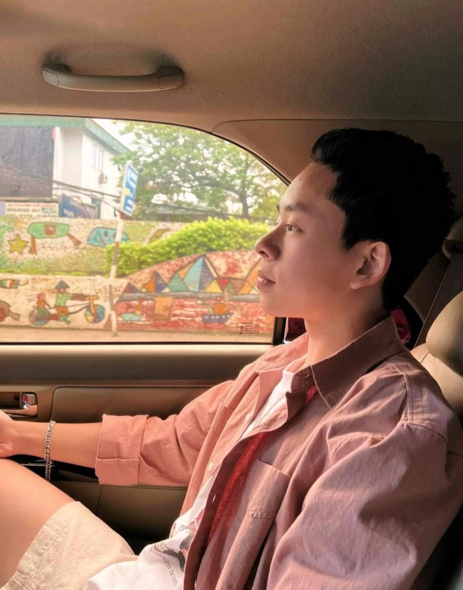 Ôn thi gấp rút, nam sinh Hà Nội vẫn thi đỗ trường THPT Chuyên Ngoại ngữ, một trong những trường đỉnh nhất Thủ đô - Ảnh 2.