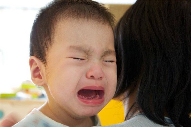 C&acirc;u n&oacute;i của cha mẹ g&acirc;y s&aacute;t thương lớn cho con, khiến trẻ hoang mang, sợ h&atilde;i - Ảnh 1.