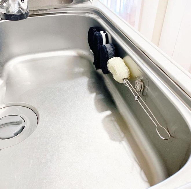 B&agrave; nội trợ Nhật kh&ocirc;ng l&atilde;ng ph&iacute; d&ugrave; chỉ 1 cm, gi&uacute;p kh&ocirc;ng gian lưu trữ rộng gấp đ&ocirc;i - Ảnh 8.