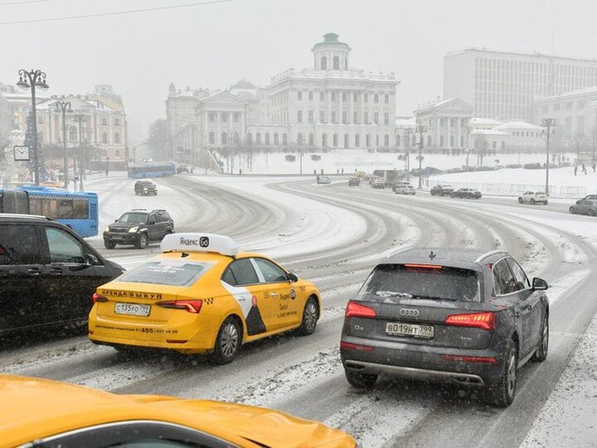 Moskva hứng chịu bão tuyết đen hiếm gặp - Ảnh 2.