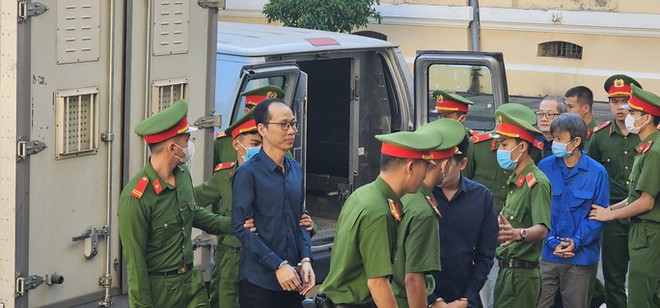 H&igrave;nh ảnh cựu Gi&aacute;m đốc Bệnh viện TP Thủ Đức hầu to&agrave; - Ảnh 2.