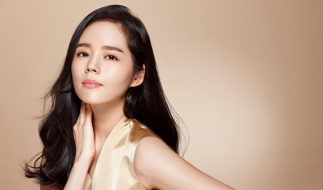 Nữ thần sắc đẹp Han Ga In cắt phăng m&aacute;i t&oacute;c d&agrave;i, khoe nhan sắc thật ở tuổi 41 - Ảnh 2.