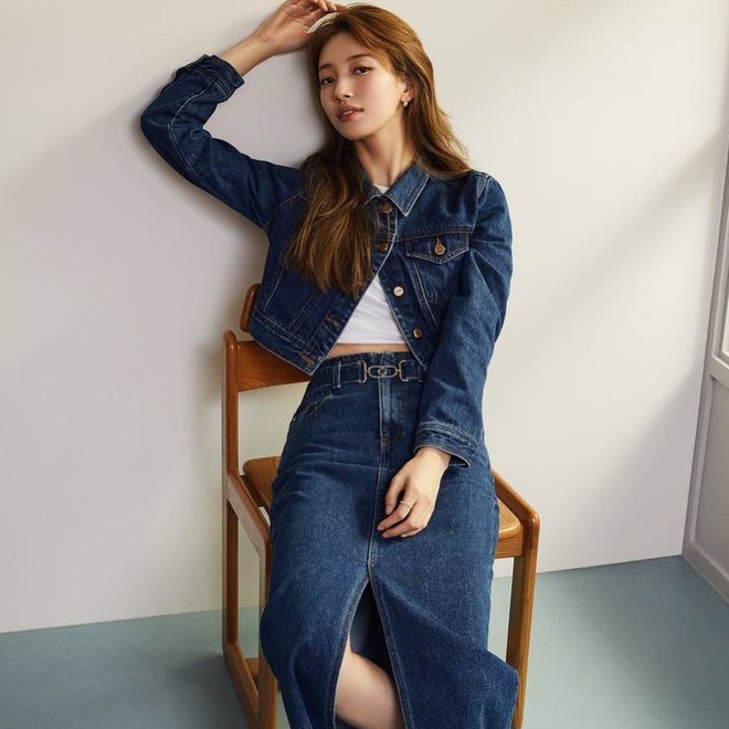 10 cách diện trang phục denim giúp sao Hàn trông trẻ trung, sành điệu trong mọi hoàn cảnh - Ảnh 3. 10 cách diện trang phục denim giúp sao Hàn trông trẻ trung, sành điệu trong mọi hoàn cảnh - Ảnh 3.