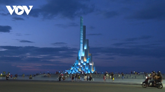 Tháp Nghinh Phong được bình chọn là Công trình du lịch thành phố hàng đầu thế giới 2023 - Ảnh 1.