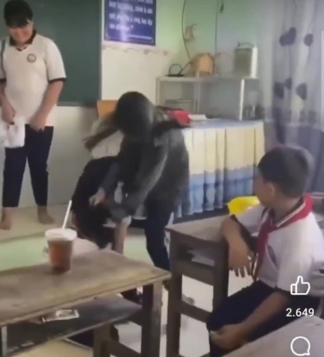 X&ocirc;n xao clip nữ sinh tiểu học ở Bạc Li&ecirc;u bị đ&aacute;nh d&atilde; man - Ảnh 1.