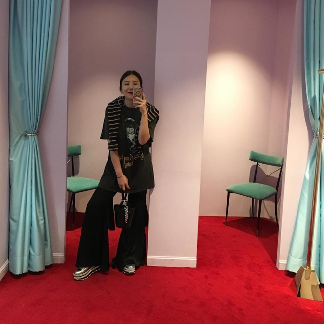 Chị g&aacute;i ruột của G-Dragon: U45 c&oacute; style thời trang c&aacute; t&iacute;nh, c&aacute;ch phối đồ cực chất chơi - Ảnh 1.