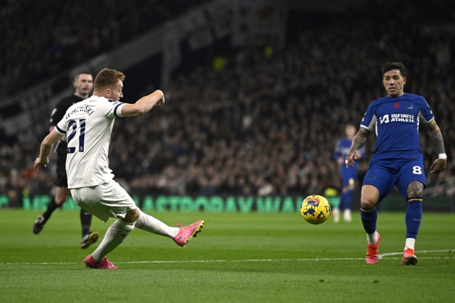 Tottenham nhận 2 thẻ đỏ, Chelsea thắng ngược trong ng&agrave;y Jackson lập hat-trick - Ảnh 2.