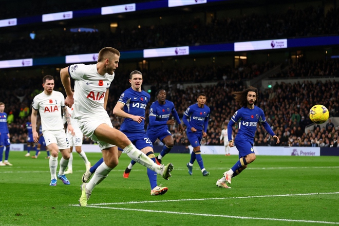 Tottenham nhận 2 thẻ đỏ, Chelsea thắng ngược trong ng&agrave;y Jackson lập hat-trick - Ảnh 12.