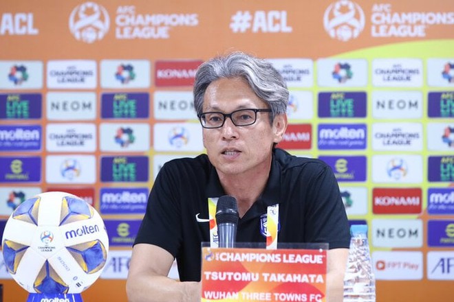 HLV Wuhan Three Towns hết lời khen ngợi H&agrave; Nội FC - Ảnh 1.