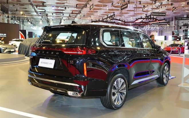 H&atilde;ng xe sắp v&agrave;o Việt Nam tr&igrave;nh l&agrave;ng SUV hạng sang: Thiết kế hầm hố, nội thất sang trọng, gi&aacute; chưa đến 800 triệu th&aacute;ch thức Toyota Land Cruiser - Ảnh 4.