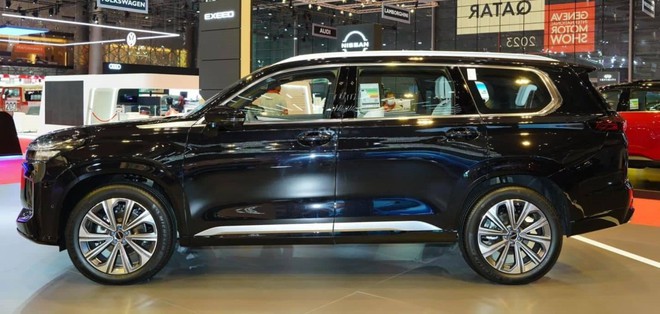 H&atilde;ng xe sắp v&agrave;o Việt Nam tr&igrave;nh l&agrave;ng SUV hạng sang: Thiết kế hầm hố, nội thất sang trọng, gi&aacute; chưa đến 800 triệu th&aacute;ch thức Toyota Land Cruiser - Ảnh 3.