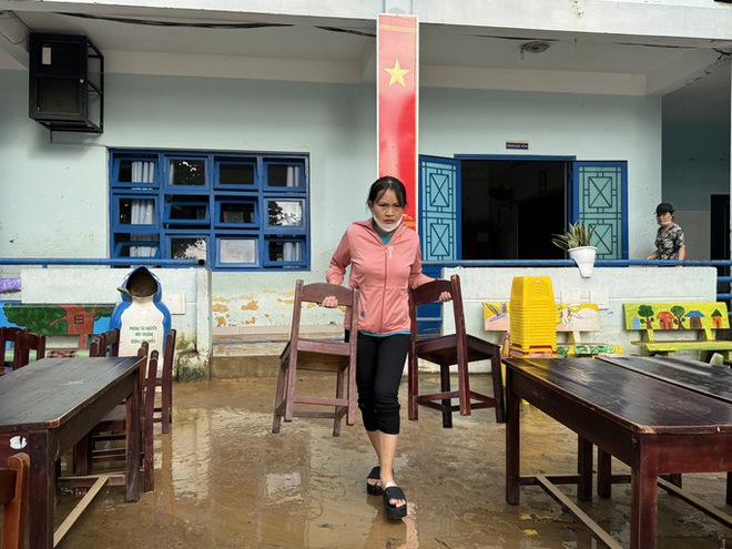 Nửa đêm lũ ập vào trường, gần 1.500 học sinh Đà Nẵng phải nghỉ học - Ảnh 4.