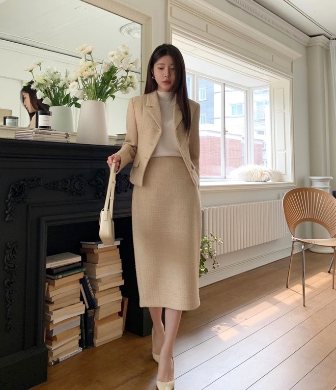 Gợi &yacute; 10 c&aacute;ch diện ch&acirc;n v&aacute;y đẹp v&agrave; sang đi dự đ&aacute;m cưới - Ảnh 4.