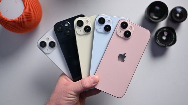 iPhone 11, 12, 14... vào đợt giảm kịch sàn, chiếc rẻ nhất chỉ từ 9 triệu đồng - Ảnh 1.