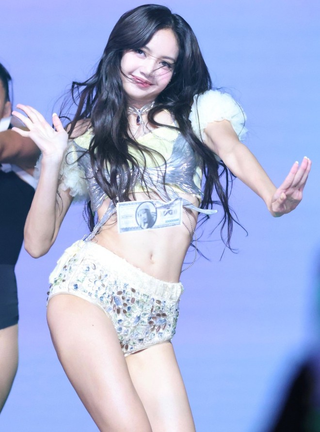 Đẳng cấp như &ldquo;ph&uacute; b&agrave;&rdquo; Lisa (BLACKPINK): Thẳng thừng từ chối 1 đặc quyền h&agrave;ng triệu phụ nữ ao ước - Ảnh 3.