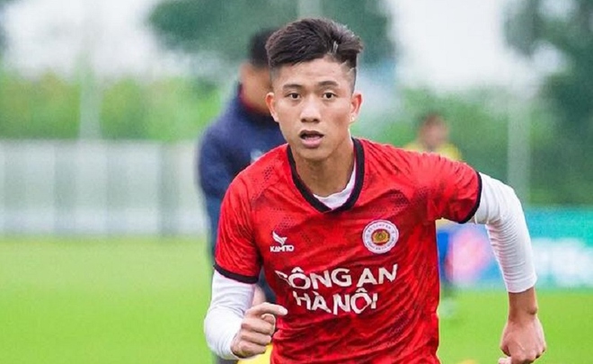 Phan Văn Đức b&aacute;o tin vui cho CLB CAHN v&agrave; ĐT Việt Nam - Ảnh 1.