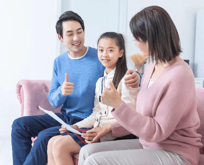 Khi con được ai đ&oacute; khen ngợi, nếu đ&aacute;p lại như n&agrave;y th&igrave; bạn l&agrave; bậc cha mẹ cực kỳ KH&Ocirc;N KH&Eacute;O - Ảnh 1.