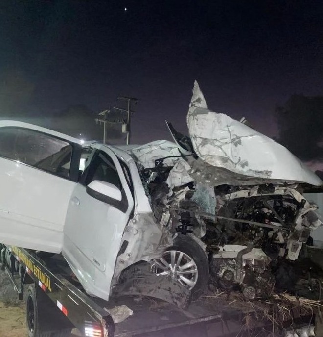 Sao bóng đá qua đời sau tai nạn thảm khốc, video buồng lái cho thấy chiếc xe đi với vận tốc 129km/h - Ảnh 2.