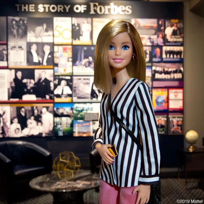 Tại sao Barbie lọt vào danh sách phụ nữ quyền lực năm 2023 của Forbes? - Ảnh 2.