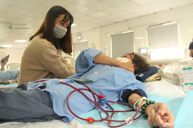 Ph&aacute;t hiện thận suy teo ở tuổi 32, nữ điều dưỡng kh&ocirc;ng tin v&agrave;o sự thật v&igrave; lu&ocirc;n kh&aacute;m sức khoẻ 2 lần/năm - Ảnh 1.