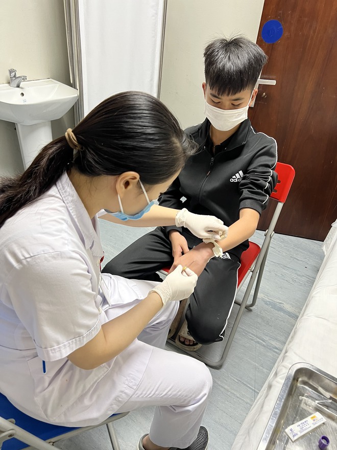 Sàng lọc miễn phí phản ứng có hại của thuốc điều trị động kinh cho trẻ em hoàn cảnh khó khăn: Để trẻ em nghèo được hưởng lợi từ thành tựu khoa học - Ảnh 8.