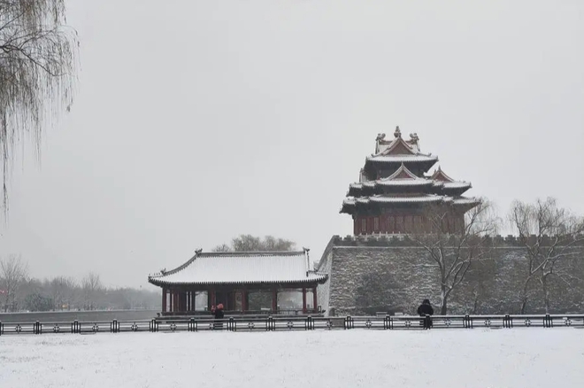 Trung Quốc: Tuyết đầu mùa bao phủ tạo nên cảnh tượng đẹp đến nao lòng tại Tử Cấm Thành - Ảnh 8.