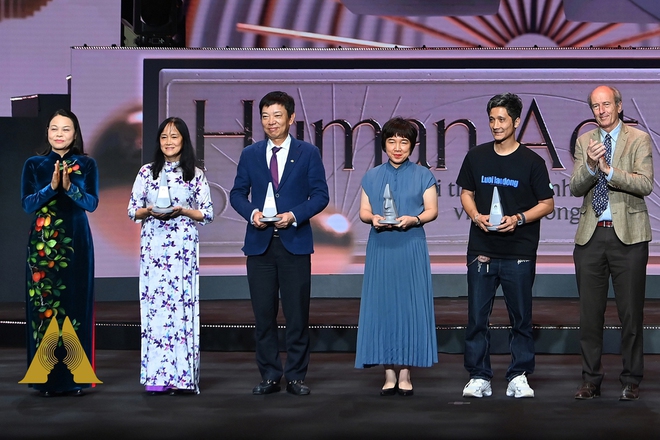 Trưởng BTC Human Act Prize 2023 n&oacute;i về h&agrave;nh tr&igrave;nh t&igrave;m những người ti&ecirc;n phong đ&oacute;ng g&oacute;p cho cộng đồng - Ảnh 7.