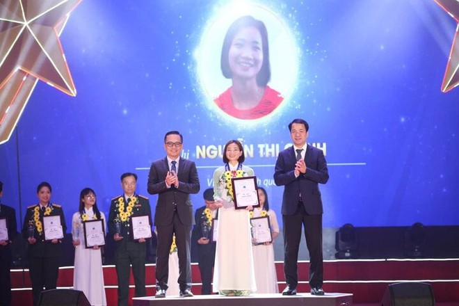 Nguyễn Thị Oanh nhận giải thưởng “Thanh niên sống đẹp” năm 2023 - Ảnh 1.