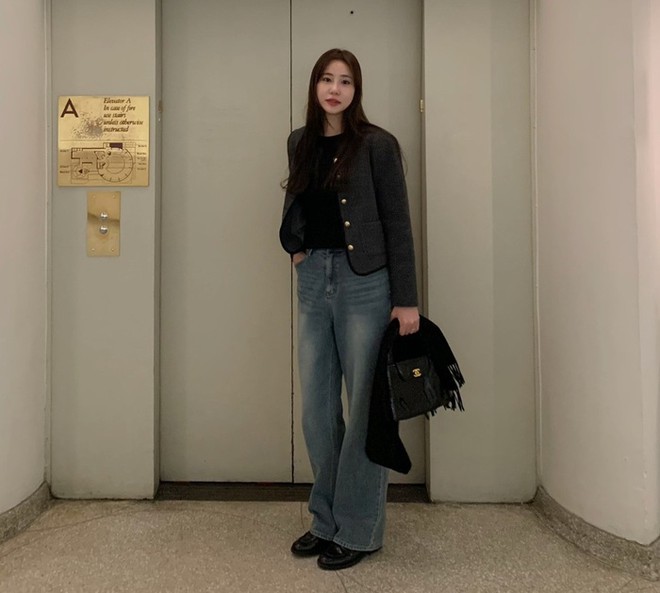 Quần jeans ống rộng đang dẫn đầu xu hướng v&agrave; 10 c&aacute;ch diện chuẩn s&agrave;nh điệu - Ảnh 10.