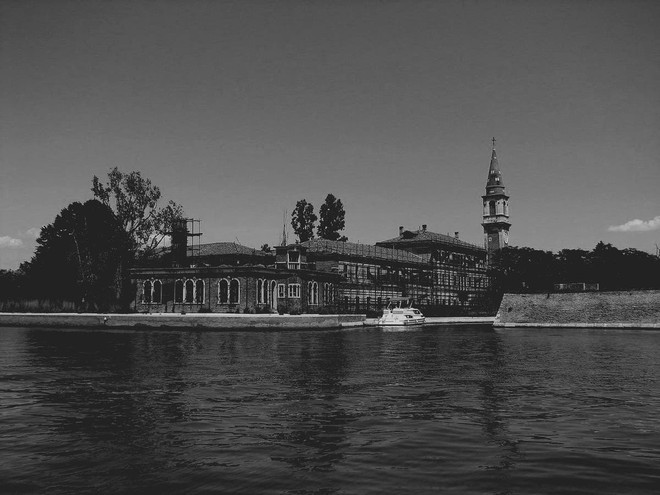 Đảo Poveglia: H&ograve;n đảo b&iacute; ẩn v&agrave; đ&aacute;ng sợ nhất thế giới v&igrave; những chuyện lạ kh&oacute; l&yacute; giải - Ảnh 3.