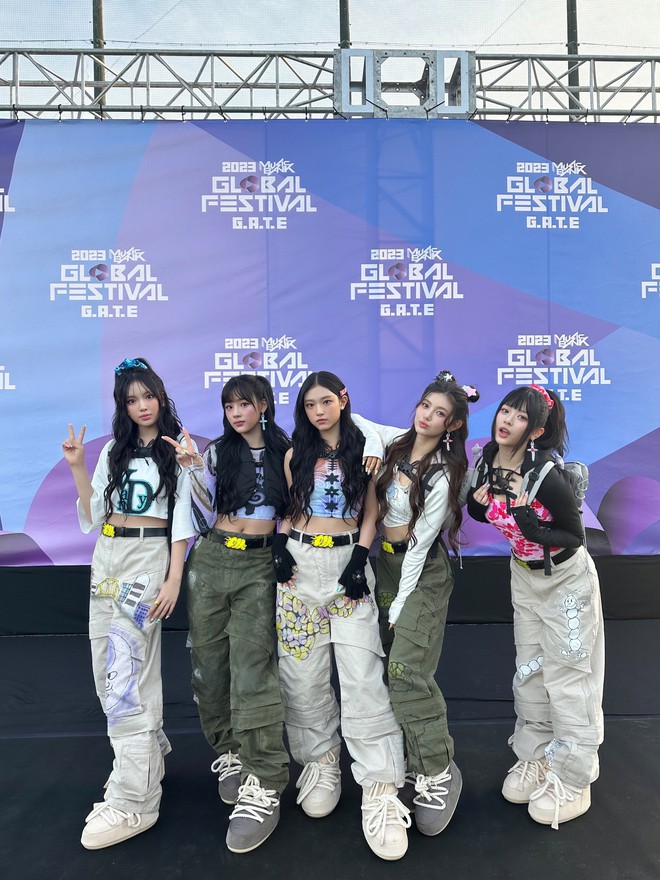 See Tình lại được vang lên tại đại nhạc hội cuối năm Music Bank, thành hit quốc dân ở Hàn luôn rồi! - Ảnh 2.