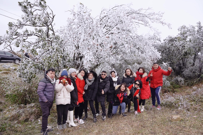 Nơi lạnh nhất Việt Nam hút khách cuối năm: Không phải Fansipan, đến đây thấy băng tuyết là chuyện thường - Ảnh 3.