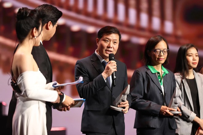 Gi&aacute;o sư đứng sau dự &aacute;n s&agrave;ng lọc gene miễn ph&iacute; đạt giải Human Act Prize 2023: X&eacute;t nghiệm gene gi&uacute;p ch&uacute;ng ta biết ph&ograve;ng bệnh ra sao với từng c&aacute; nh&acirc;n - Ảnh 3.