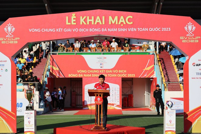 Khai mạc Giải v&ocirc; địch b&oacute;ng đ&aacute; nam sinh vi&ecirc;n to&agrave;n SV CUP 2023 - Ảnh 1.