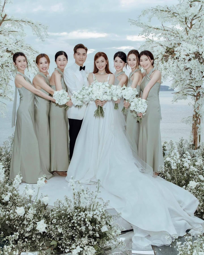Cặp tiên đồng ngọc nữ TVB hôn nhau say đắm trong hôn lễ, netizen hân hoan vì chú rể cuối cùng cũng hạnh phúc sau vụ bị cắm sừng - Ảnh 6.