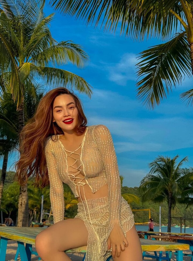 Hồ Ngọc H&agrave; khoe v&oacute;c d&aacute;ng gợi cảm tr&ecirc;n b&atilde;i biển - Ảnh 5.