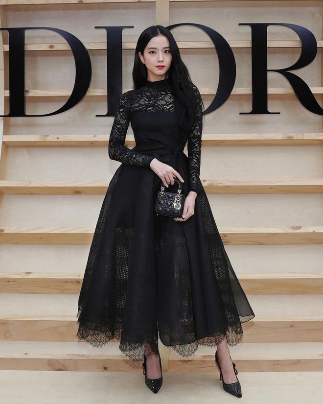 Địch Lệ Nhiệt Ba được thăng cấp thành đại sứ toàn cầu Dior nhưng vẫn thua Jisoo ở mảng này - Ảnh 7.