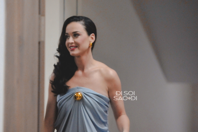 Trọn bộ ảnh HD cận cảnh nhan sắc siêu sao Katy Perry ở lễ trao giải VinFuture 2023: Nét đẹp cổ điển mãn nhãn, nhưng sáng nhất là nụ cười! - Ảnh 2.